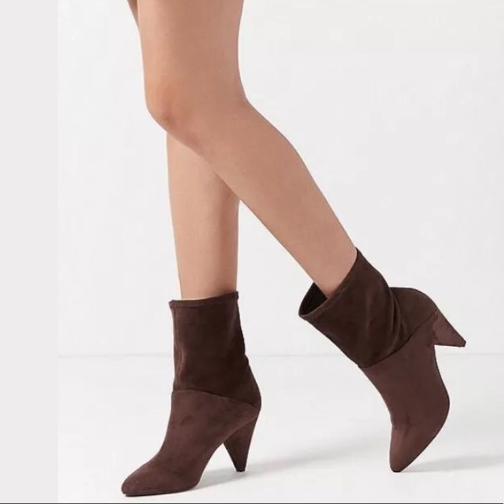 Urban Outfitters Brown Faux Suede Scrunch Boots - Picture 2 of 10